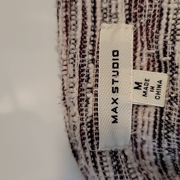 Long-sleeved Blazer With Side Pockets - Picture 10 of 12